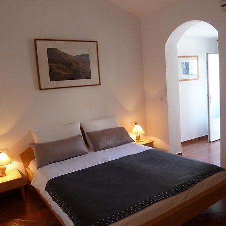 Ferienhaus Rajka Kustići Екстериор снимка